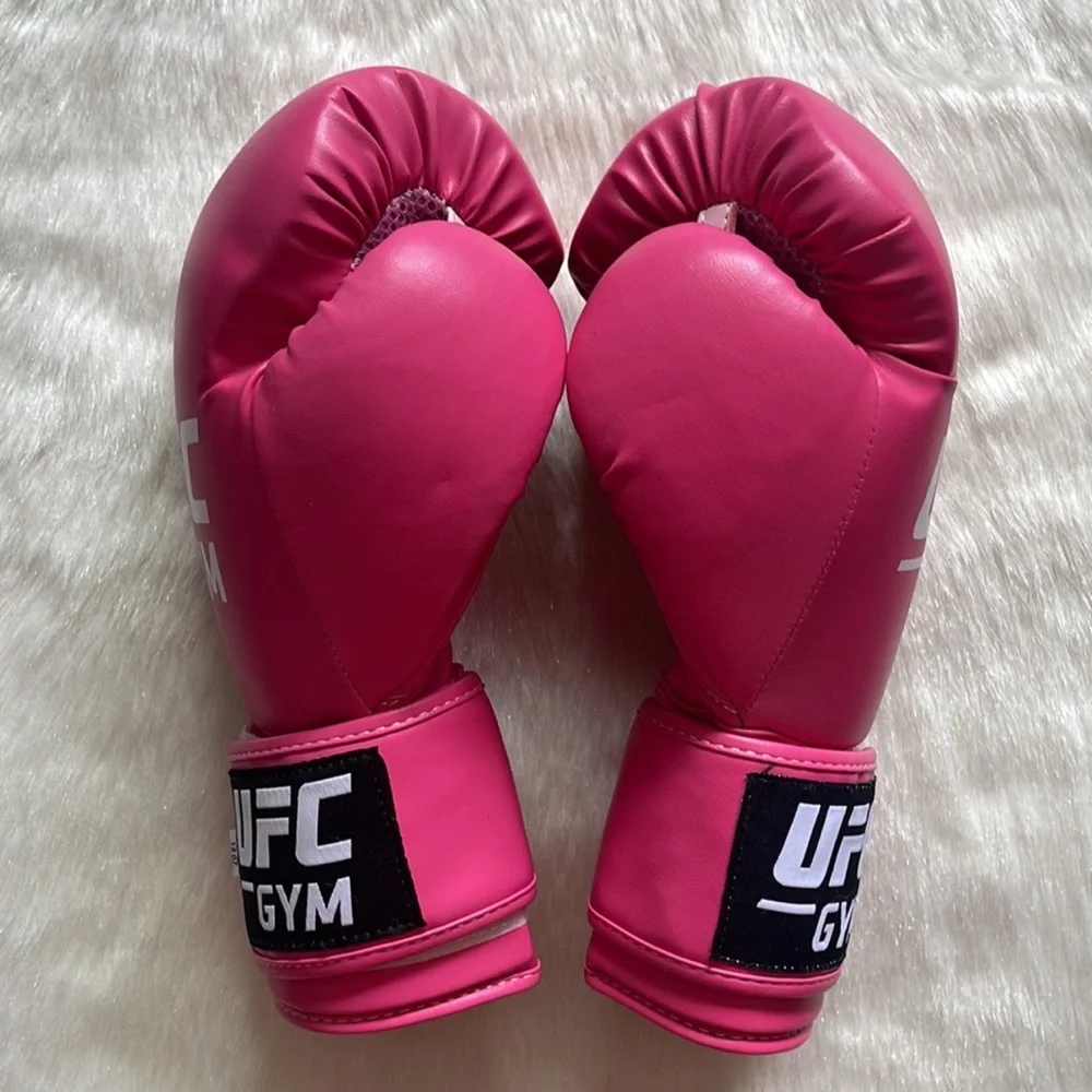 UFC Gym Premium Pink Women’s Training Sparring Gloves Hand Wraps & Red Bag Set